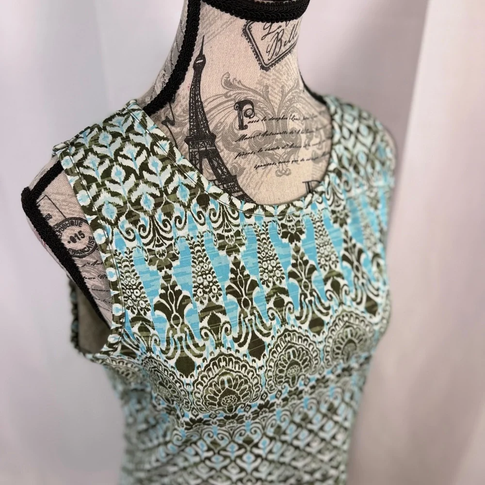 Athleta Sleeveless Top with Blue, Green Patterned size M